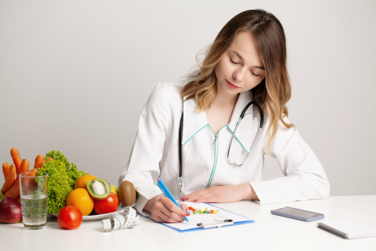 Los estudios muestran que las personas vegetarianas tienen menor riesgo cardiovascular, menos diabetes, presión arterial más baja, un IMC menor que implica menores tasas de obesidad y menor incidencia de cáncer de colon. 
